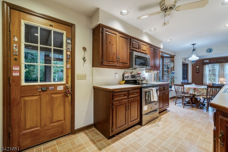 1417 Washington Valley Road Bridgewater, NJ 08807 - Photo 4 of 37