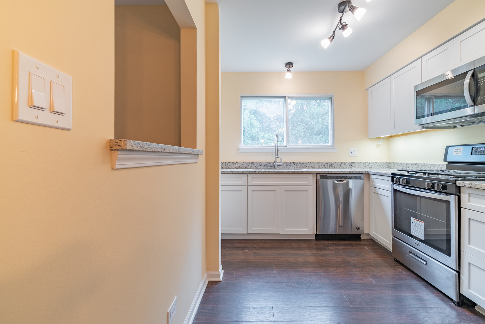 321 Windstream Court, Unit 321 Aurora, IL 60504 - Photo 5 of 26