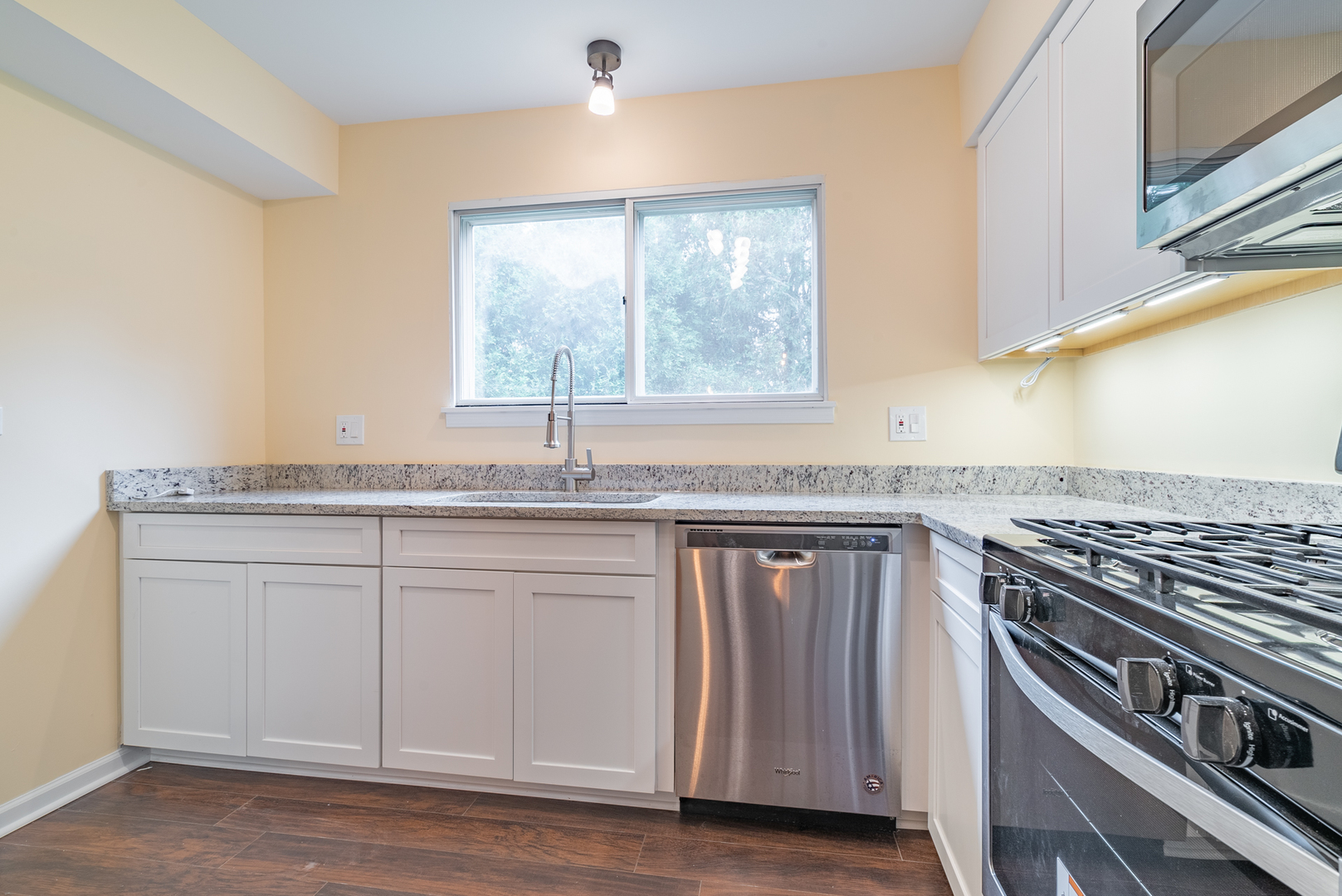 321 Windstream Court, Unit 321 Aurora, IL 60504 - Photo 6 of 26
