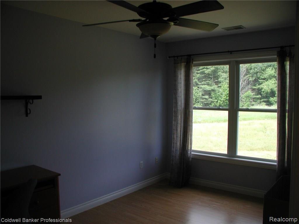 151 West Norway Lake Road Lapeer, MI 48446 - Photo 25 of 46 P1010060.JPG