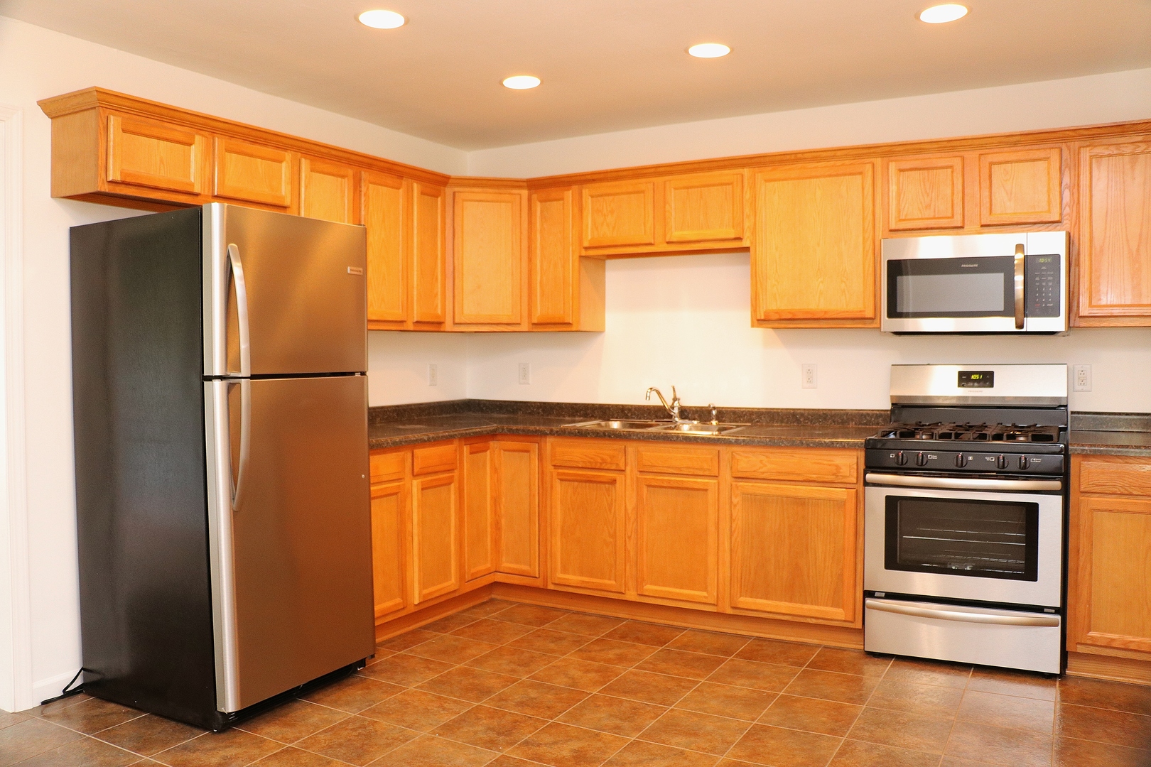 225 Murphy Drive Romeoville, IL 60446 - Photo 2 of 22