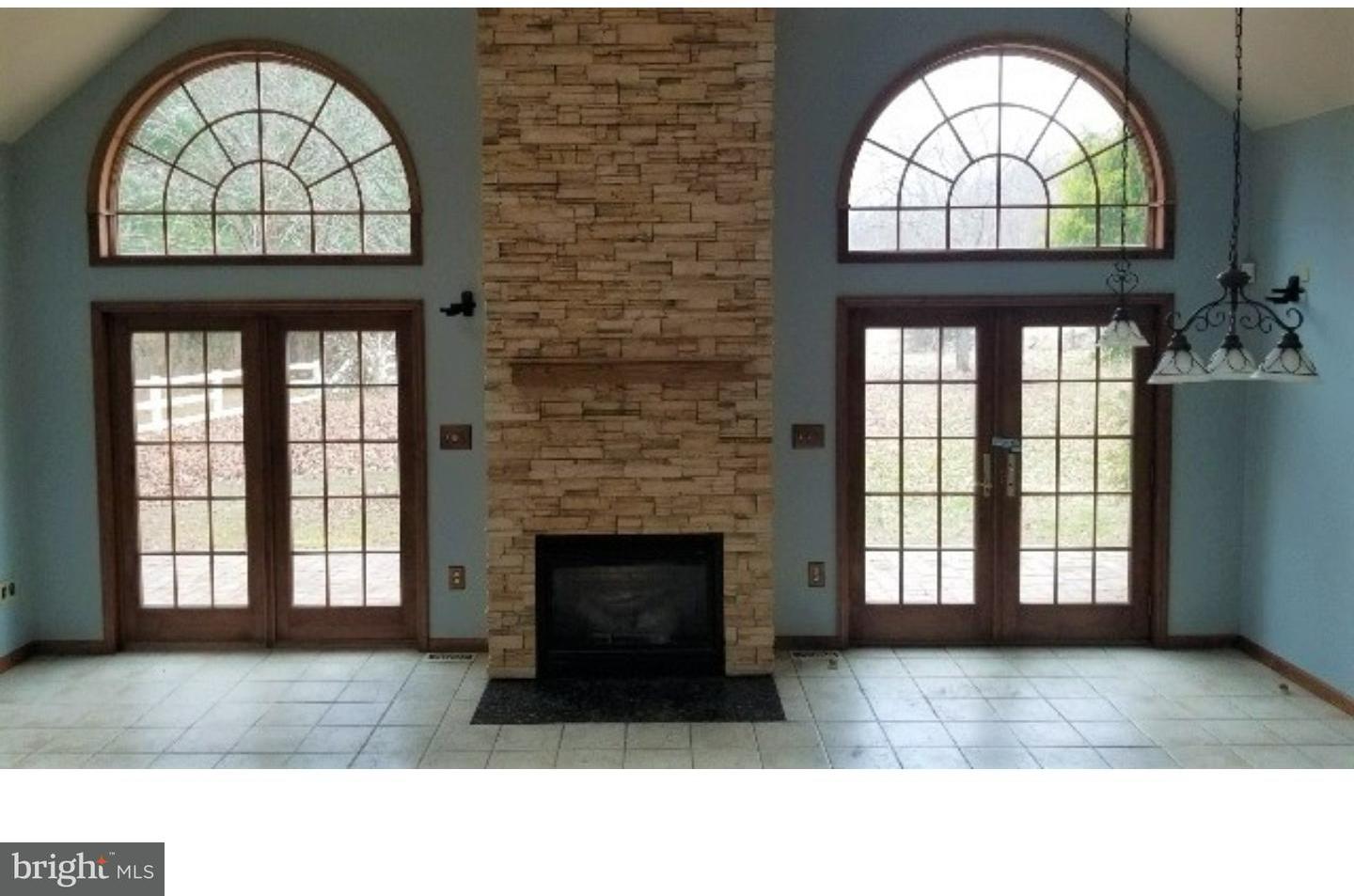 171 Crow Pond Road Pittsgrove, NJ 08318 - Photo 13 of 23 Great Room