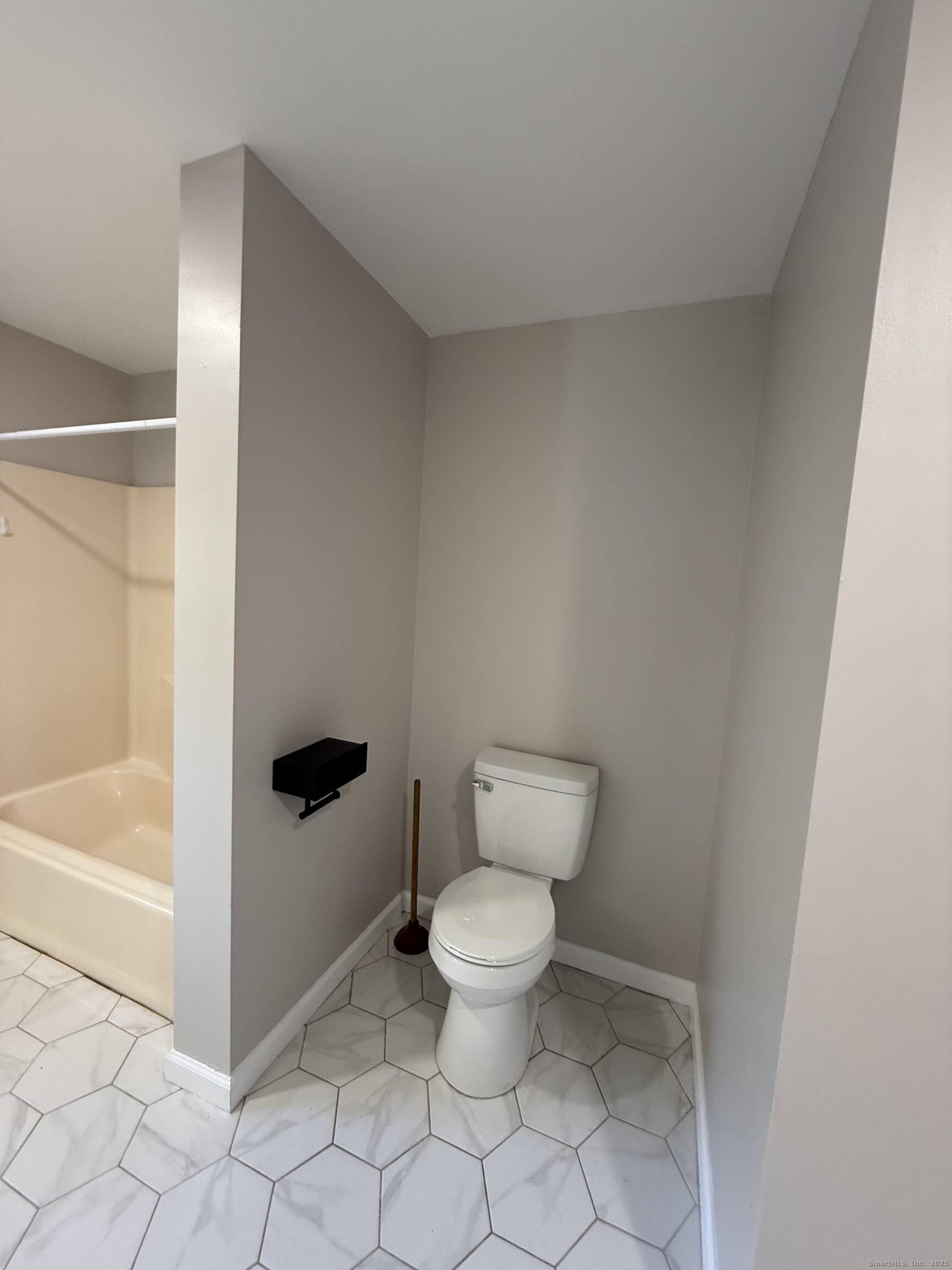 1752 Farmington Avenue, Unit 3 Farmington, CT 06085 - Photo 13 of 15