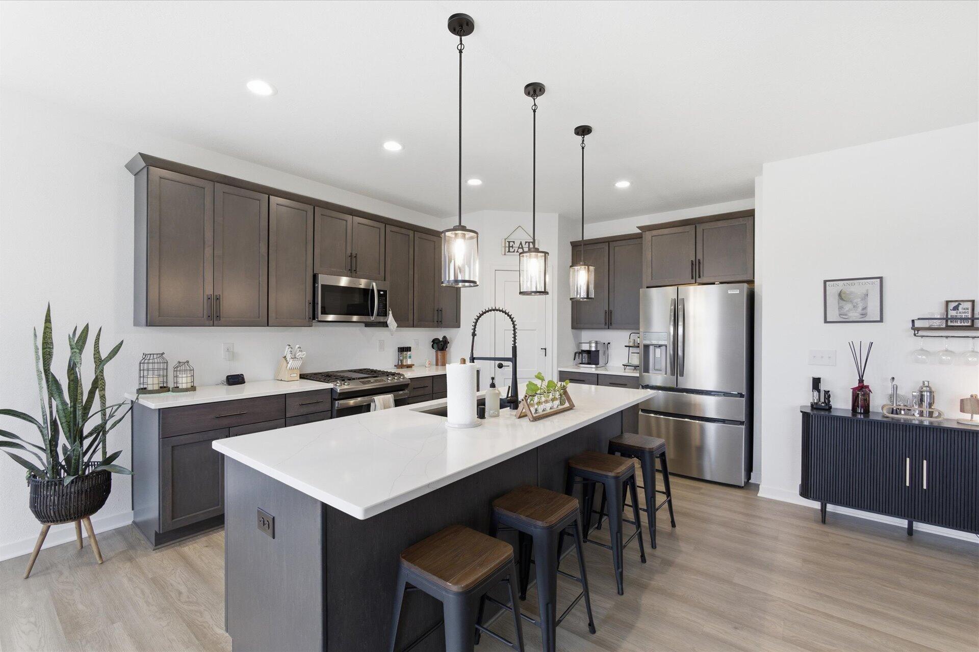1425 Chapman Court Mukwonago, WI 53149 - Photo 6 of 30 Beautiful Kitchen