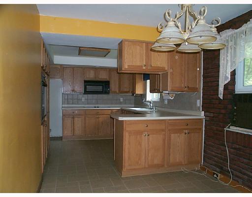 4987 Bakerstown Road Tarentum, PA 15084 - Photo 3 of 8 Kitchen.