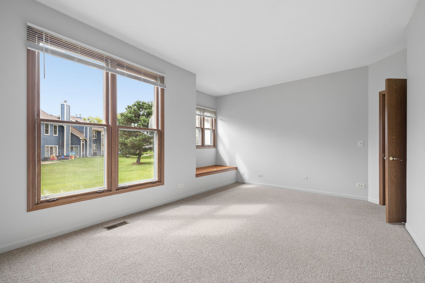 1210 Rhodes Lane, Unit 1210 Naperville, IL 60540 - Photo 12 of 17 Gallery Image 12