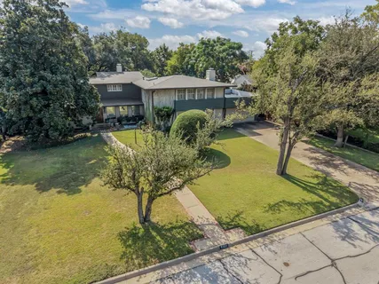$1,100,000 | 6321 Greenway Road, Fort Worth, TX 76116