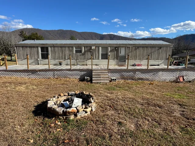 $98,400 | 1333 Falling Leaf Lane, Montvale, VA 24122