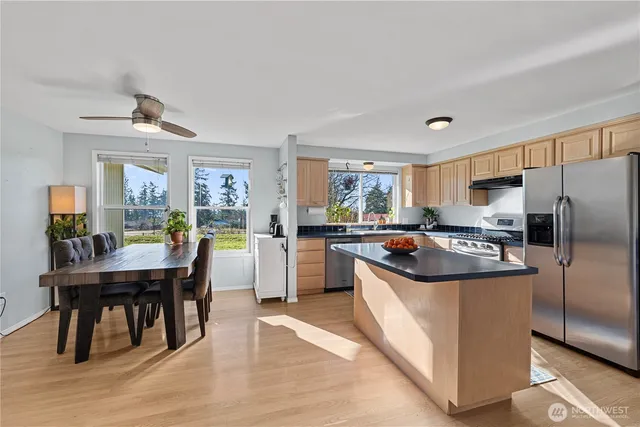 $499,750 | 2123 North Viewcrest Place, Oak Harbor, WA 98277