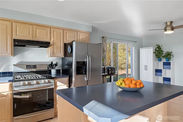 $499,750 | 2123 North Viewcrest Place, Oak Harbor, WA 98277