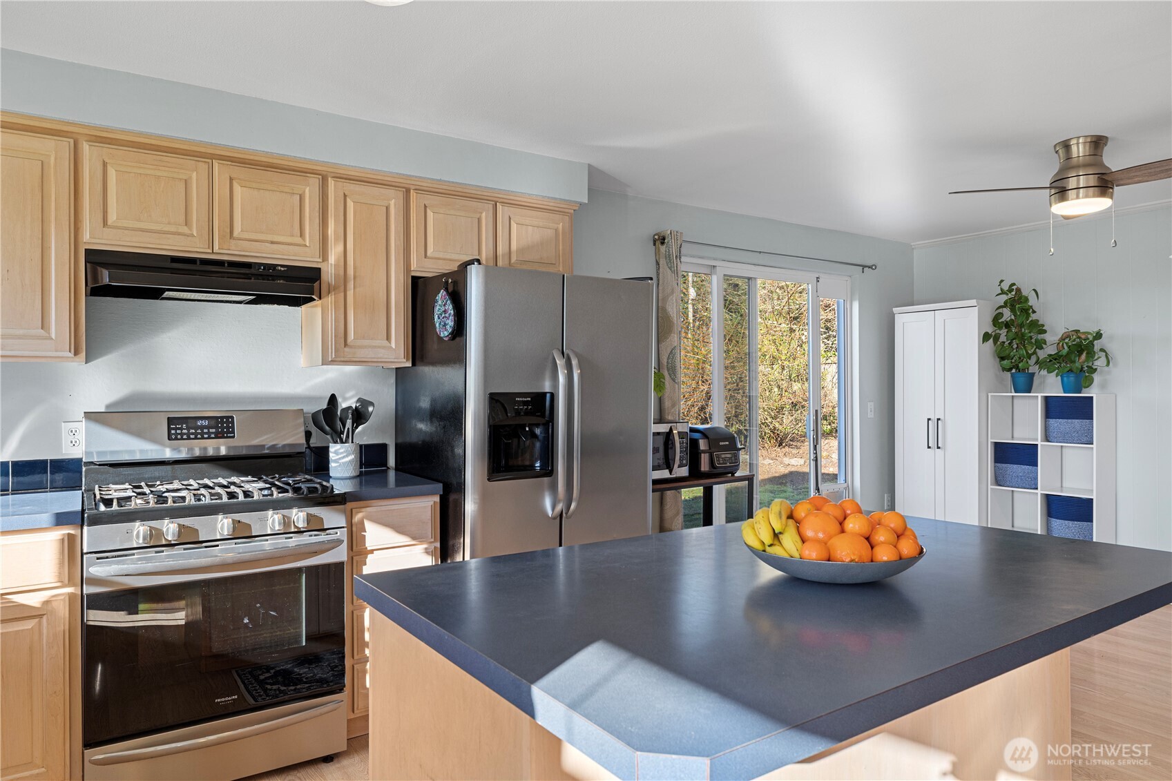 2123 North Viewcrest Place Oak Harbor, WA 98277 - Photo 15 of 31