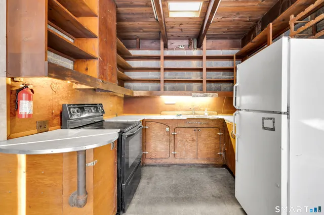 $550,000 | 68 Orchard Road, Woodbridge, CT 06525