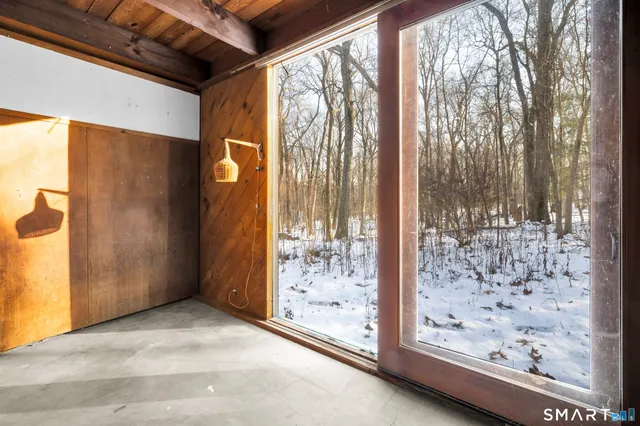 $550,000 | 68 Orchard Road, Woodbridge, CT 06525