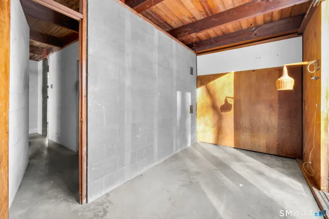 $550,000 | 68 Orchard Road, Woodbridge, CT 06525