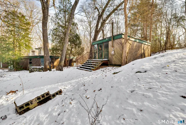 $550,000 | 68 Orchard Road, Woodbridge, CT 06525