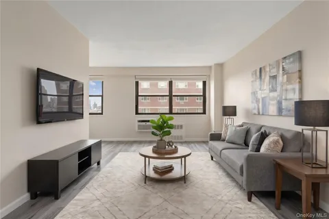 $289,000 | 39-60 54th Street, Unit 9W | Woodside