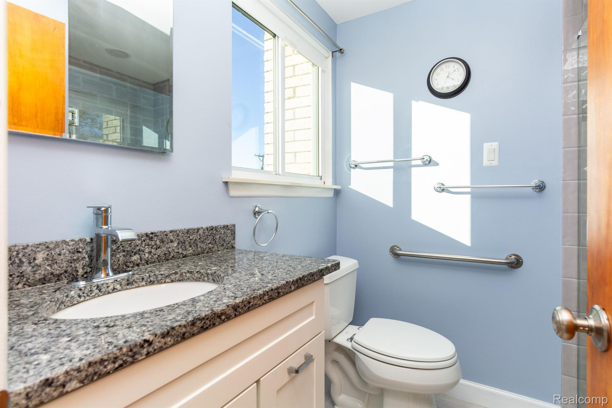 2170 West Wattles Road Troy, MI 48098 - Photo 24 of 46 Primary Bath