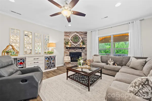 $999,999 | 2862 Creekview Drive, Waxhaw, NC 28173