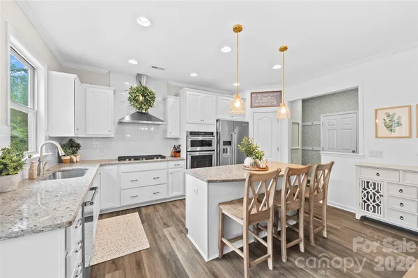 $999,999 | 2862 Creekview Drive, Waxhaw, NC 28173