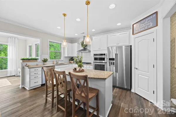 $999,999 | 2862 Creekview Drive, Waxhaw, NC 28173