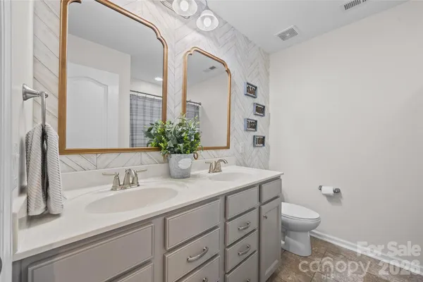 $999,999 | 2862 Creekview Drive, Waxhaw, NC 28173