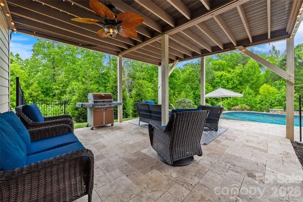 $999,999 | 2862 Creekview Drive, Waxhaw, NC 28173