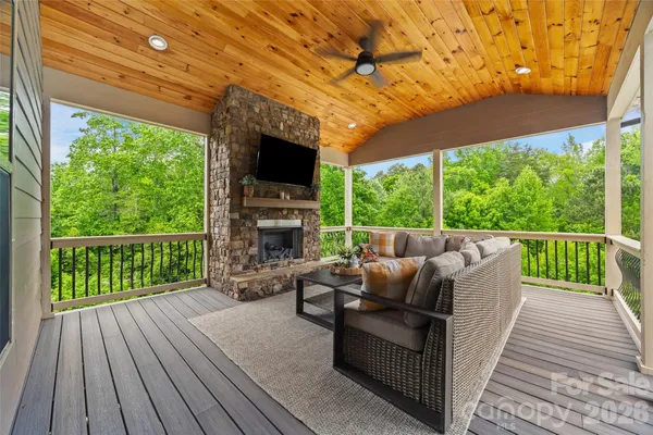 $999,999 | 2862 Creekview Drive, Waxhaw, NC 28173