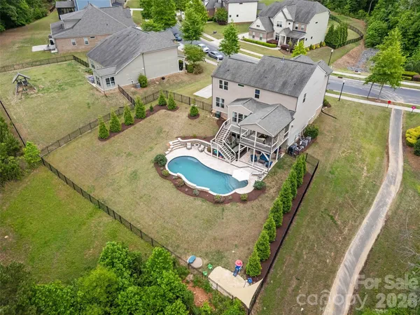 $999,999 | 2862 Creekview Drive, Waxhaw, NC 28173
