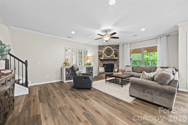 $999,999 | 2862 Creekview Drive, Waxhaw, NC 28173
