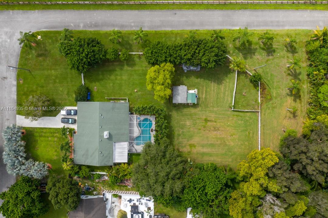 5921 Southwest 195th Terrace Southwest Ranches, FL 33332 - Photo 4 of 76 Gallery Image 4