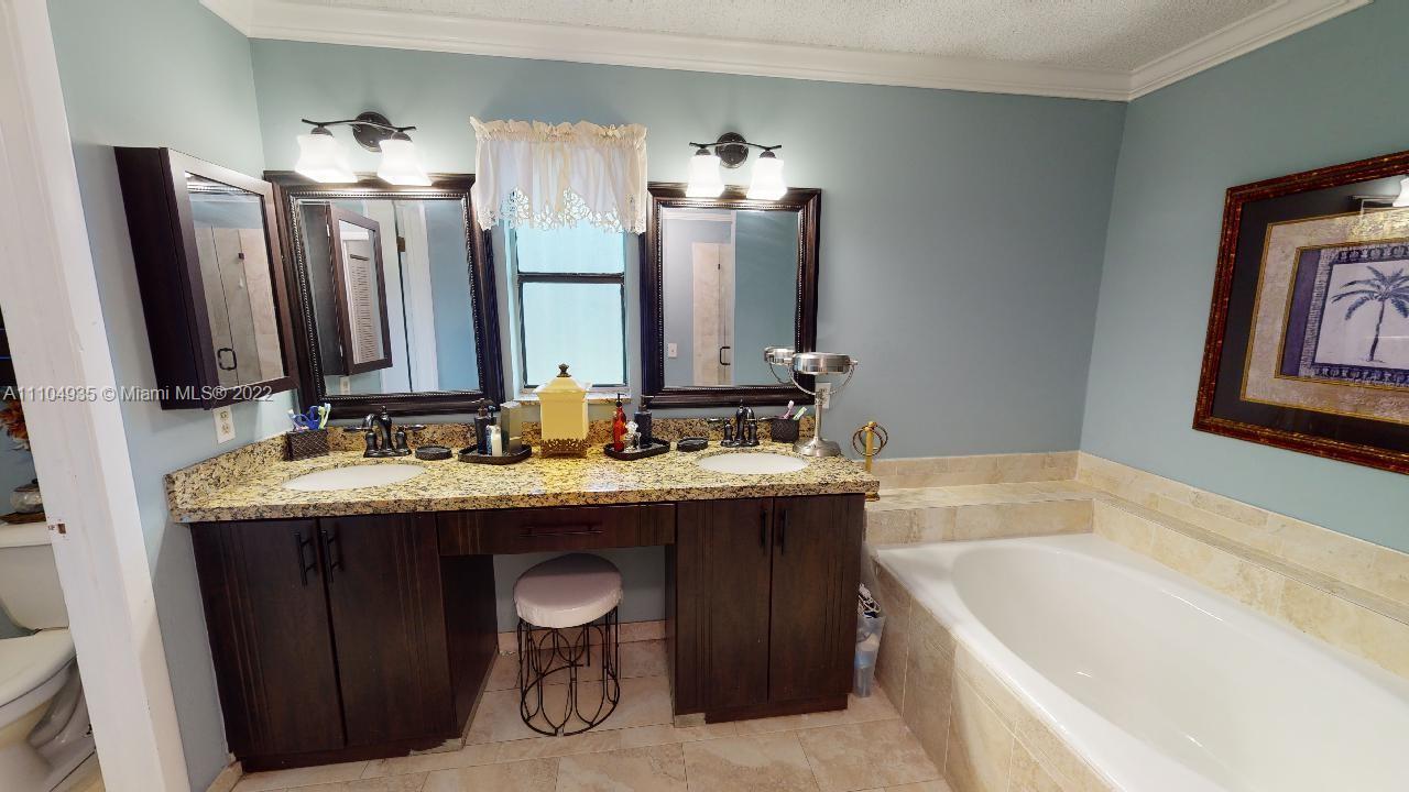 5921 Southwest 195th Terrace Southwest Ranches, FL 33332 - Photo 50 of 76 Gallery Image 50