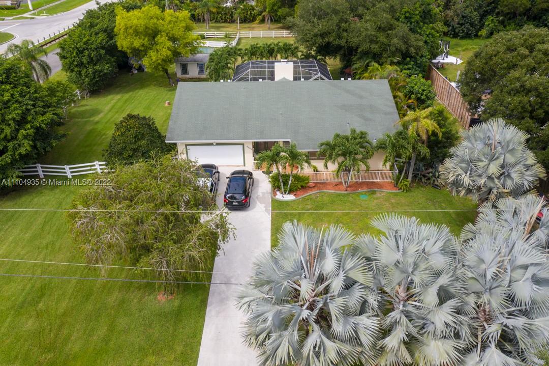 5921 Southwest 195th Terrace Southwest Ranches, FL 33332 - Photo 5 of 76 Gallery Image 5