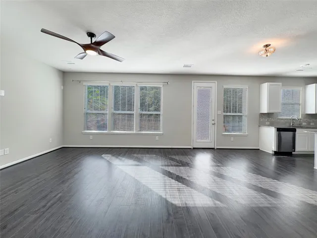 $302,000 | 2024 Elkington Circle, Conroe, TX 77304