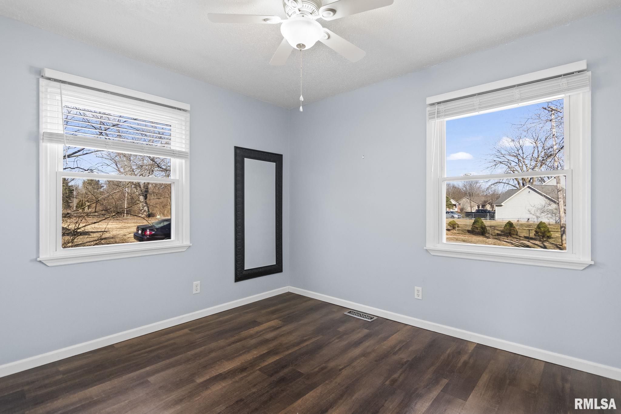 425 Pakey Road Springfield, IL 62712 - Photo 20 of 35
