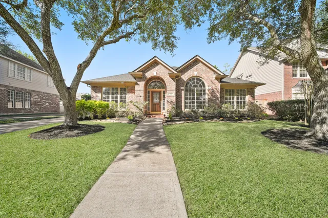 $569,500 | 1119 Summer Brook Court, Sugar Land, TX 77479