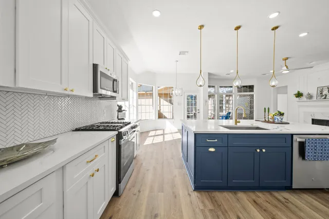 $569,500 | 1119 Summer Brook Court, Sugar Land, TX 77479