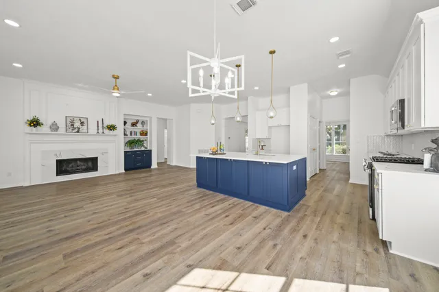 $569,500 | 1119 Summer Brook Court, Sugar Land, TX 77479