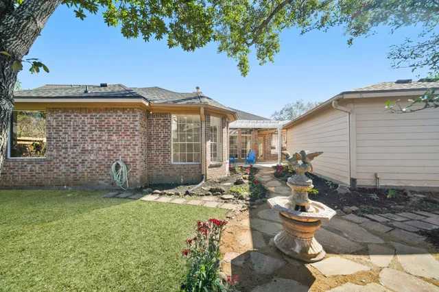 $569,500 | 1119 Summer Brook Court, Sugar Land, TX 77479