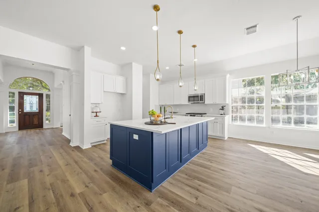 $569,500 | 1119 Summer Brook Court, Sugar Land, TX 77479