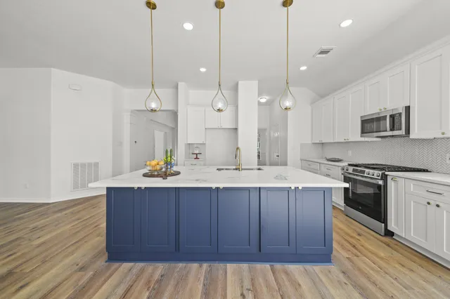 $569,500 | 1119 Summer Brook Court, Sugar Land, TX 77479