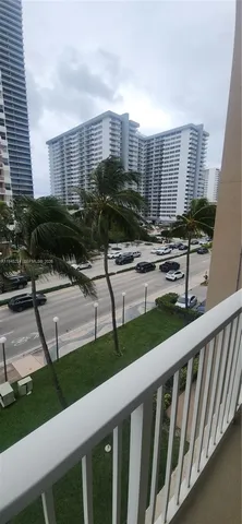 $2,500 | 1985 South Ocean Drive, Unit 3P, Hallandale Beach, FL 33009