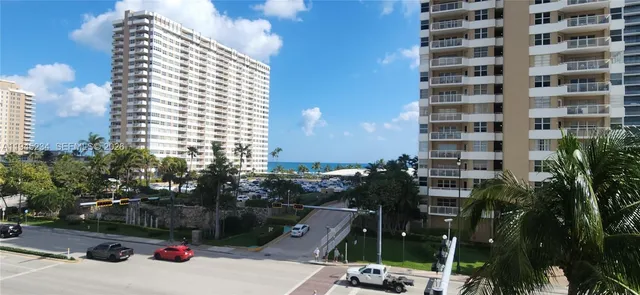 $2,500 | 1985 South Ocean Drive, Unit 3P, Hallandale Beach, FL 33009