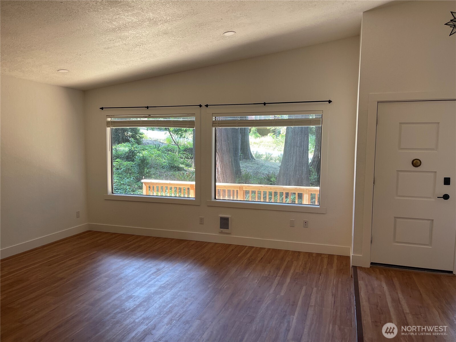 2871 Hi Crest Road Langley, WA 98260 - Photo 10 of 38 Gallery Image 10