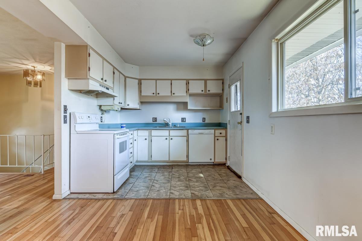 204 Whitefield Road Springfield, IL 62704 - Photo 8 of 26 Gallery Image 8