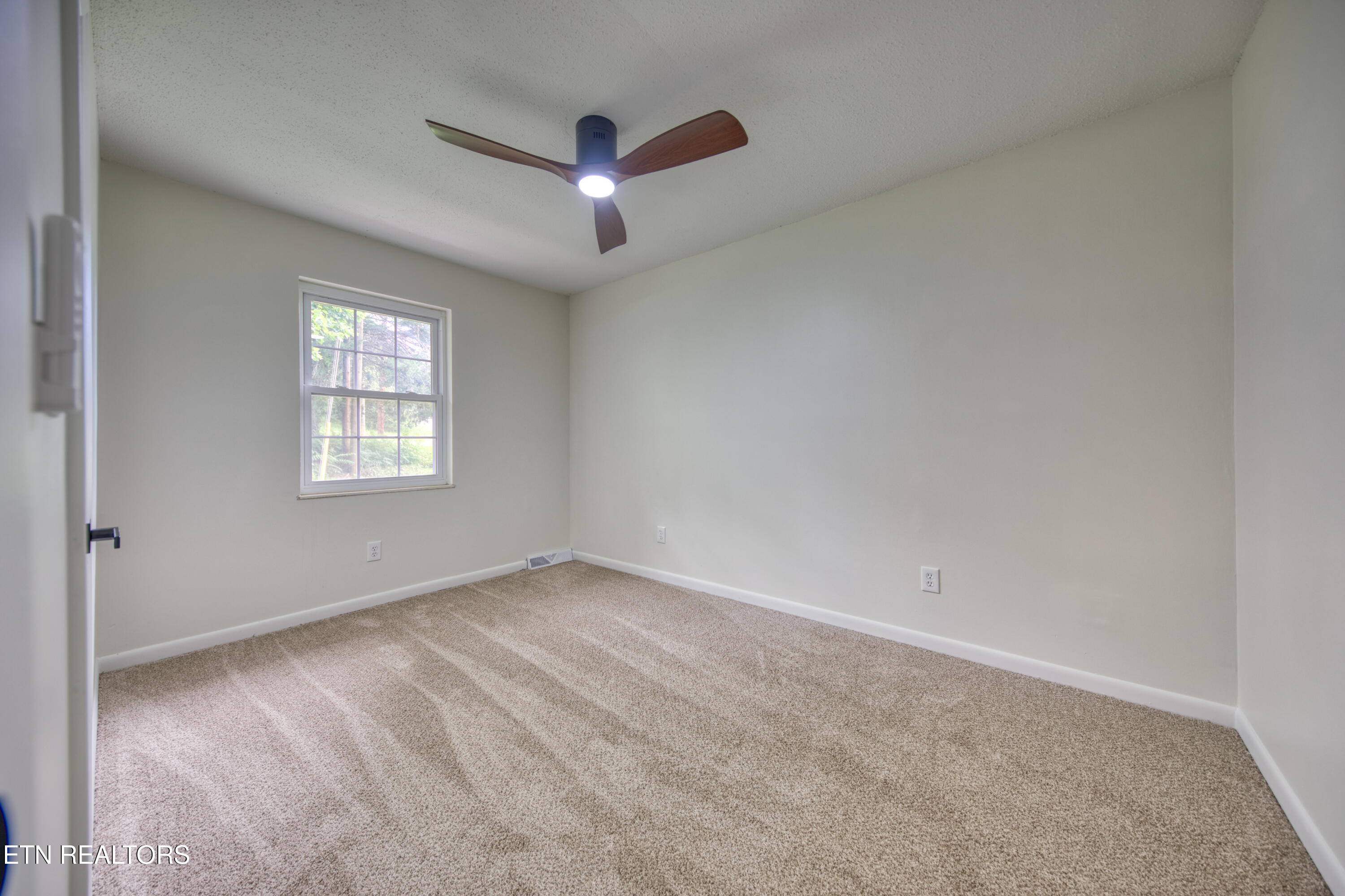 355 Walnut Valley Road Clinton, TN 37716 - Photo 11 of 24 0H3A7330_11