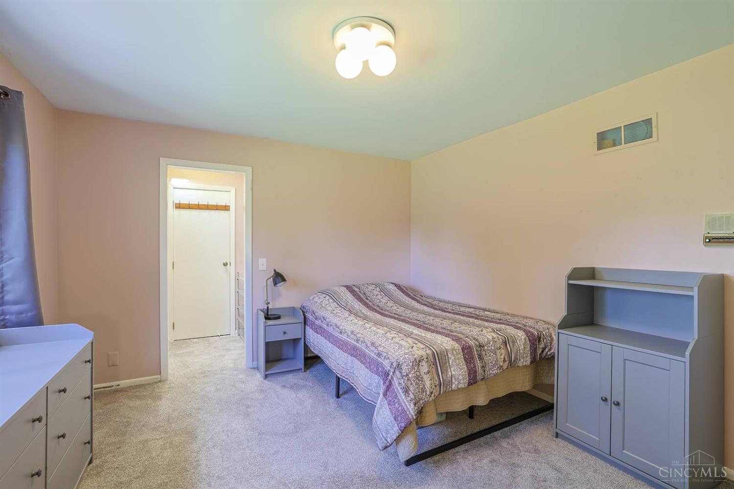 7407 Ayers Road Cincinnati, OH 45255 - Photo 37 of 51