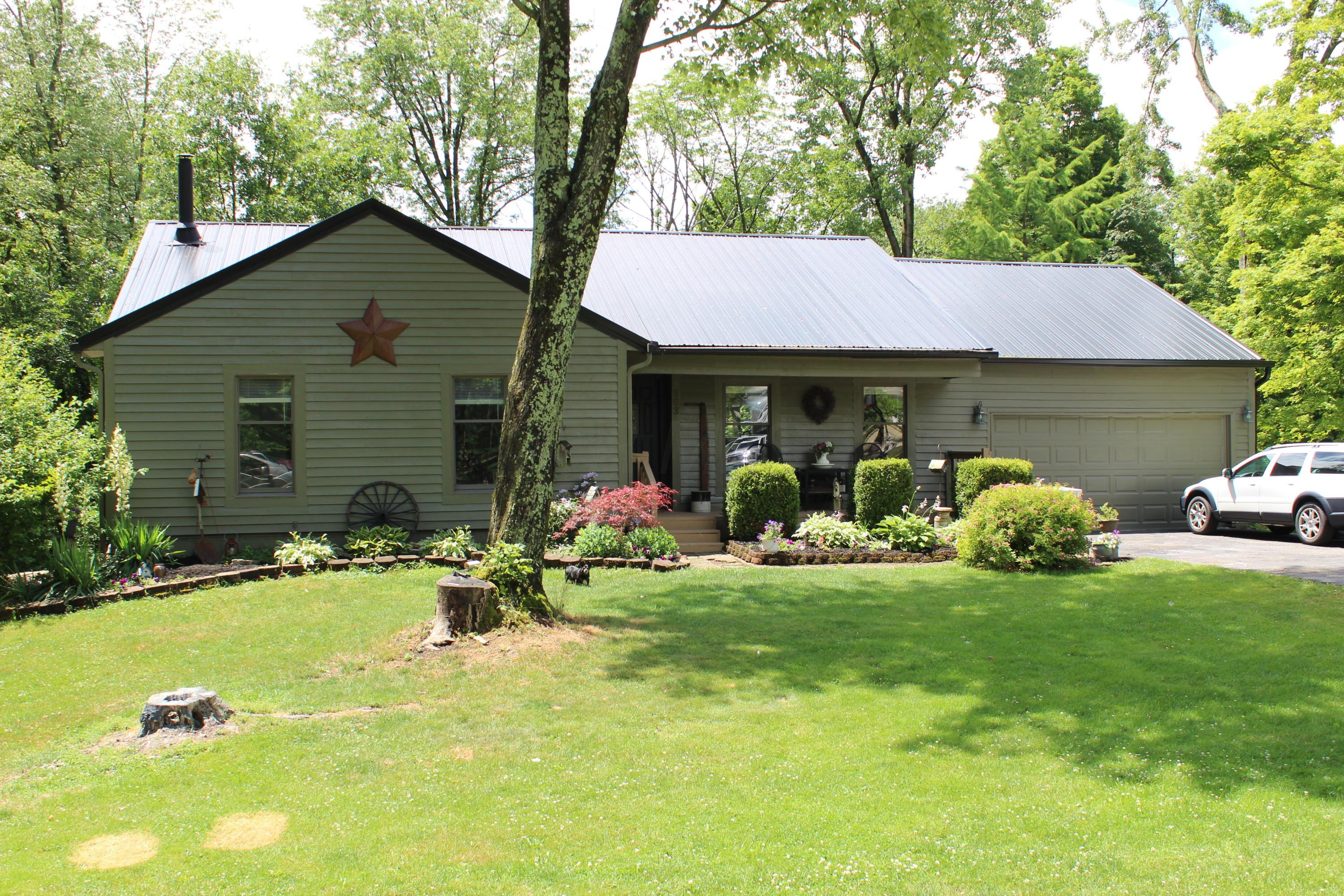 963 Middle Ground Road Southwest Pataskala, OH 43062 - Photo 1 of 31
