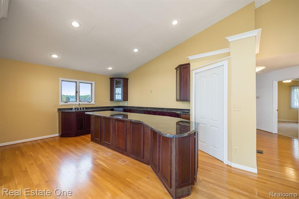 48712 Point Lakeview Street Chesterfield, MI 48047 - Photo 23 of 71