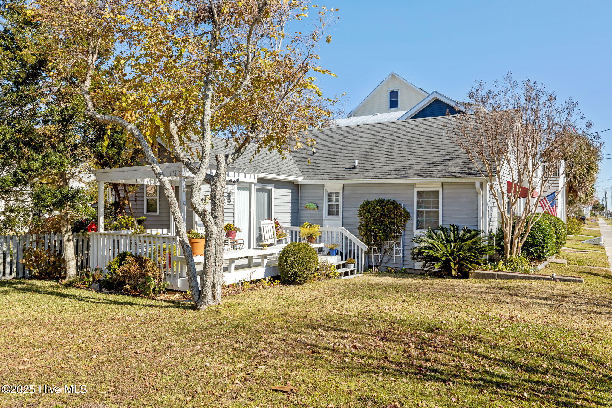 1112 Shepard Street Morehead City, NC 28557 - Photo 3 of 53 Side view