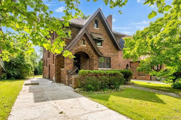 $365,000 | 12725 Broadstreet Avenue, Detroit, MI 48238